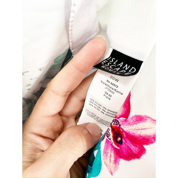 Island Escape Floral Printed Monterey Underwire Shirred Tankini Swim Top 20W - Picture 6 of 6